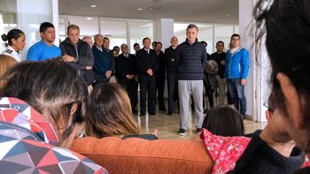 mar del plata: macri se reunio con familiares de los tripulantes del submarino mar del plata: macri se reunio con familiares de los tripulantes del submarino