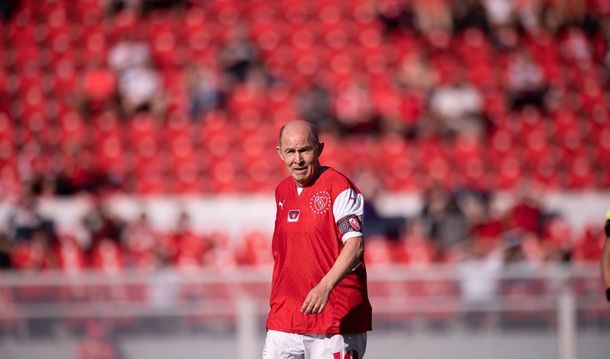 Ricardo Bochini fue contundente con el plantel de Independiente: Juegan en el Rojo, tienen que...