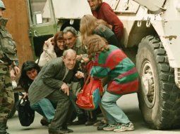 investigan safaris humanos durante el sitio a sarajevo en guerra de los balcanes investigan safaris humanos durante el sitio a sarajevo en guerra de los balcanes