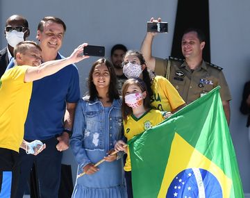 Bolsonaro redobló su cruzada anti cuarentena y pidió a los brasileños dejar de hibernar