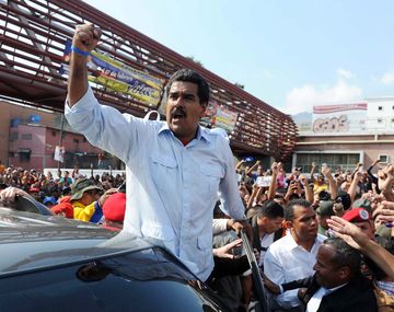 Maduro tras votar: Tenemos un sistema electoral perfecto