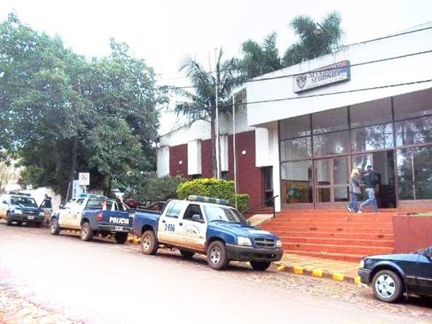 Insólito: dos detenidos se enjabonaron y lograron escapar de una comisaría