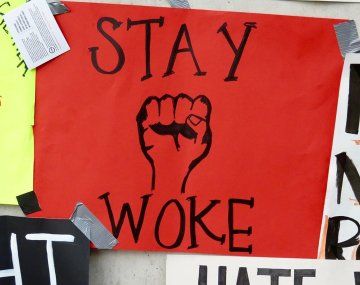 Qué es la ideología woke que Javier Milei llamó a extirpar en Davos