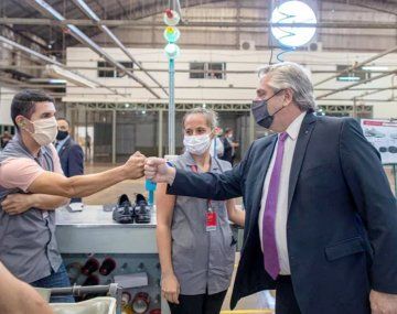 La empresa Dass vuelve a producir zapatillas en el país