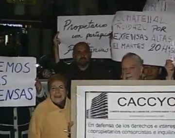 Vecinos convocan a un ruidazo para que baje el precio de las expensas en la Ciudad