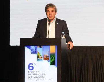 Caputo reconoció que hay precios caros en dólares: La solución no es devaluar