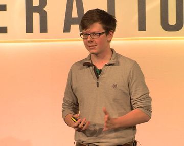 Le apostó a sus padres que sería millonario a los 18 para no ir a la facultad