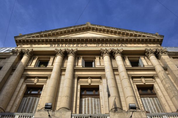 La Biblioteca Nacional vuelve a su antigua sede pero sin abandonar la actual