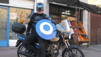 tras el tiroteo, el superheroe de lanus rompio en llanto tras el tiroteo, el superheroe de lanus rompio en llanto