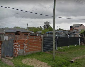 Un hombre se atrincheró con un menor en una casa