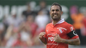 con gomito lesionado, nueva chicago busca a daniel montenegro con gomito lesionado, nueva chicago busca a daniel montenegro