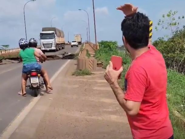 Colapsó un puente en Brasil: al menos un muerto y diez desaparecidos