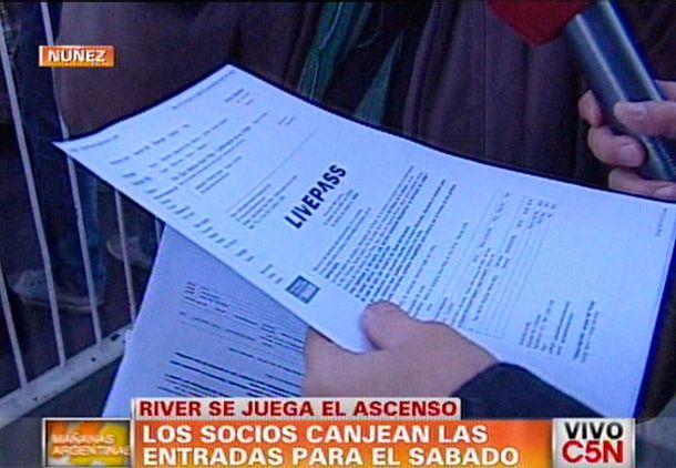 Hinchas hacen colas y trámites por una entrada