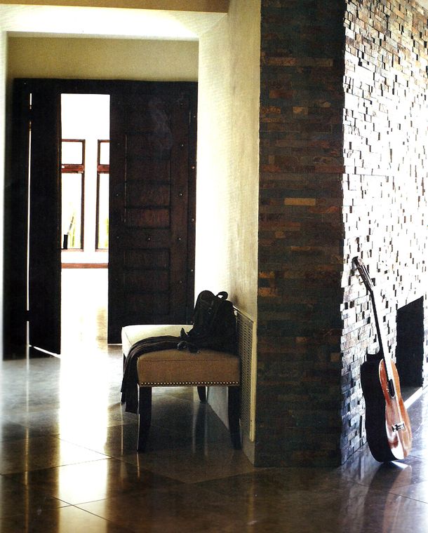 Bublé mostró la mansión que comparte con Luisana Lopilato