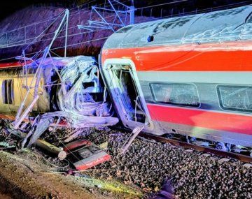Trágico descarrilamiento de trenes de alta velocidad en España: hay más de 25 muertos
