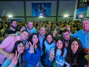 Massa felicitó a intendentes peronistas que retuvieron sus comunas en Mendoza