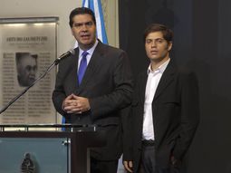 el gobierno autorizo la compra de dolares a personas fisicas el gobierno autorizo la compra de dolares a personas fisicas