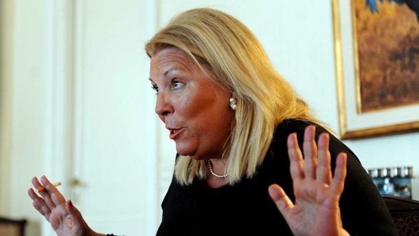 Carrió dice que no confía en Macri pero insiste en una alianza con el PRO