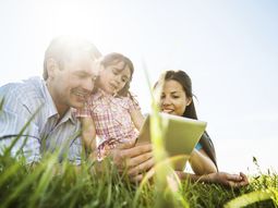 uno de cada tres padres considera que internet aisla a los hijos uno de cada tres padres considera que internet aisla a los hijos