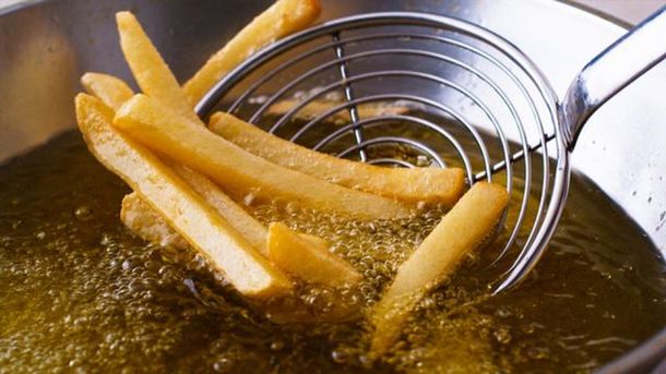 Reino Unido: hizo papas fritas con el aceite equivocado y murió intoxicada
