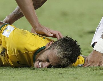 Llora Brasil: Neymar se fracturó una vértebra y se queda afuera de la copa
