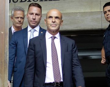 Piden interrogar al cambista vinculado al titular de Inteligencia por coimas