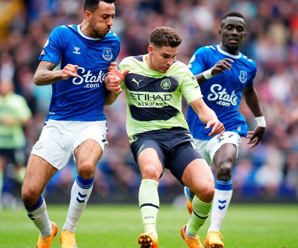 Julián Álvarez, titular en el Manchester City: así fue su partido