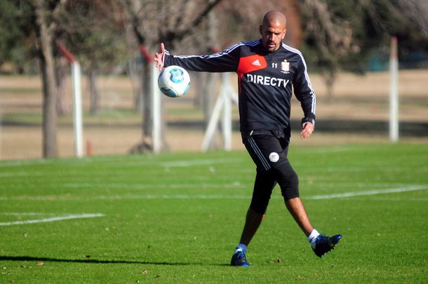 Verón confirmó que se retira para ayudar desde otro lugar