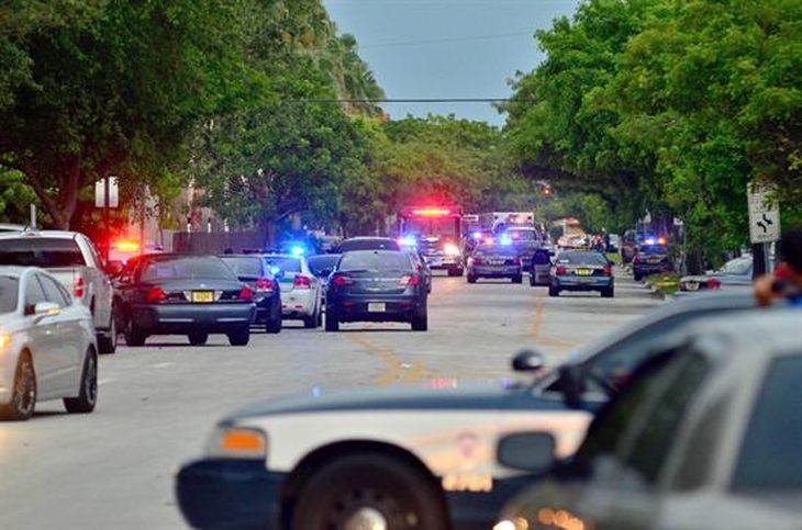 Siete muertos tras un tiroteo en un edificio de Miami