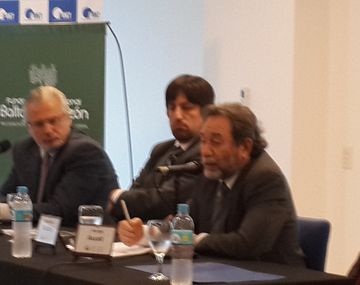 Garzón pidió que se estudie el origen de los buitres