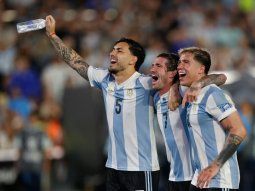 El inédito mediocampo que probaría Scaloni en la Selección ante Chile