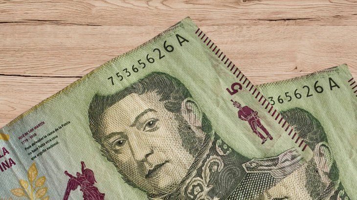 Billete de 5 pesos emitido desde 1998 con la imagen del General José de General San Martín. El Banco Central informó en diciembre de 2020 que había tiempo para canjearlos hasta el 31 de agosto de 2021 porque dejaban de tener validez.