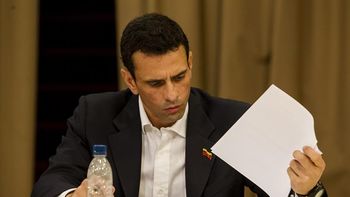 advertencia de capriles: o esto cambia o esto revienta