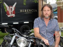 volvio al pais el dueno de la avioneta que cayo al rio de la plata: estoy destruido volvio al pais el dueno de la avioneta que cayo al rio de la plata: estoy destruido