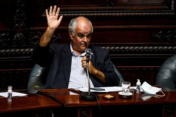 El senador uruguayo Gustavo Penadés puede ser suspendido del Partido Nacional.