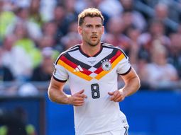 polemica en alemania: apuntan contra goretzka por haberse negado a patear un penal polemica en alemania: apuntan contra goretzka por haberse negado a patear un penal