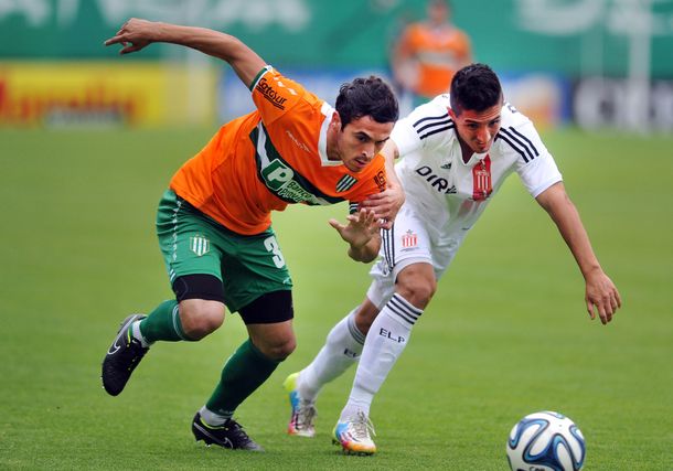 Banfield empató frente a un Estudiantes que piensa en la Sudamericana