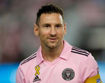 Messi salió en el primer tiempo por una molestia y hay preocupación