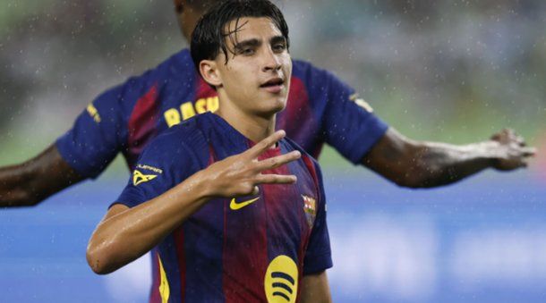 Quién es Toni Fernández, el delantero de 17 años que puede debutar en La Liga con el Barcelona