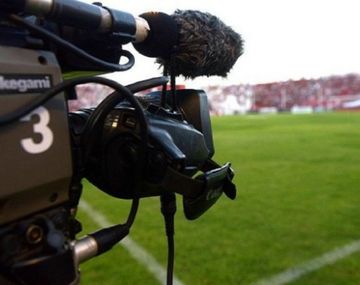 Pollo Vignolo y Mariano Closs, enfrentados por el relato del fútbol