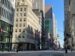 Nueva York vac&iacute;a en medio de la pandemia de coronavirus. Foto: Rosal&iacute;a Costantino