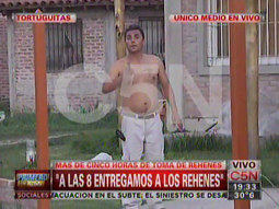 tortuguitas: uno de los delincuentes prometio liberar a los rehenes y entregarse a las 20 tortuguitas: uno de los delincuentes prometio liberar a los rehenes y entregarse a las 20