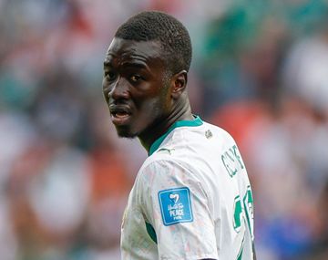 Explosión en Senegal: Pape Gueye renunció a la Selección mientras continúe el actual DT