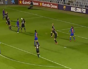 Es Messi con pelo largo: mirá el terrible gol de la 10 del Barcelona