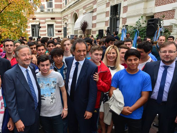 Scioli acordó la capacitación de jóvenes en la empresa FIAT