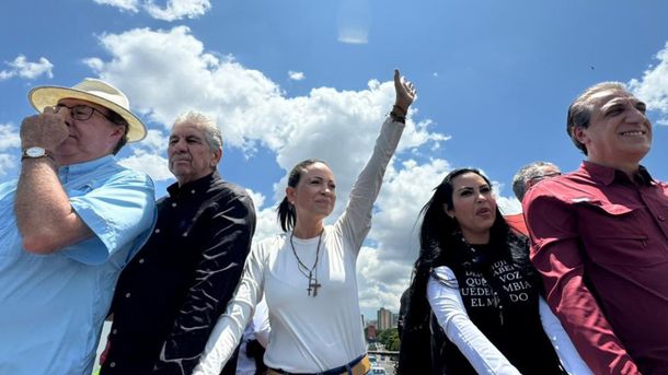 María Corina Machado junto a Edmundo González Urrutia en Caracas.