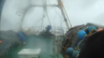 Un barco tuvo que hacerle frente al temporal en Mar del Plata Un barco tuvo que hacerle frente al temporal en Mar del Plata