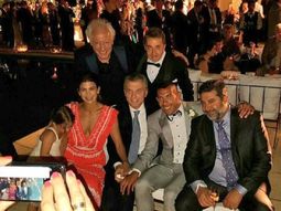 Carlos Tevez, Mauricio Macri y Daniel Angelici, entre otros, en la boda del delantero de Boca Carlos Tevez, Mauricio Macri y Daniel Angelici, entre otros, en la boda del delantero de Boca