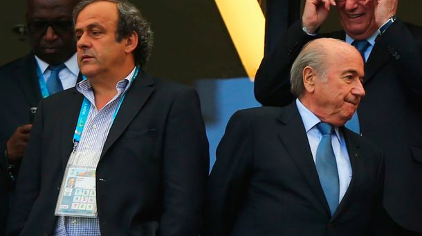Blatter acusa a Platini de ser el responsable del escándalo en la FIFA