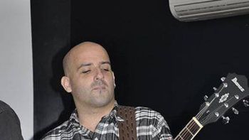 musico murio electrocutado cuando tocaba en un bar musico murio electrocutado cuando tocaba en un bar